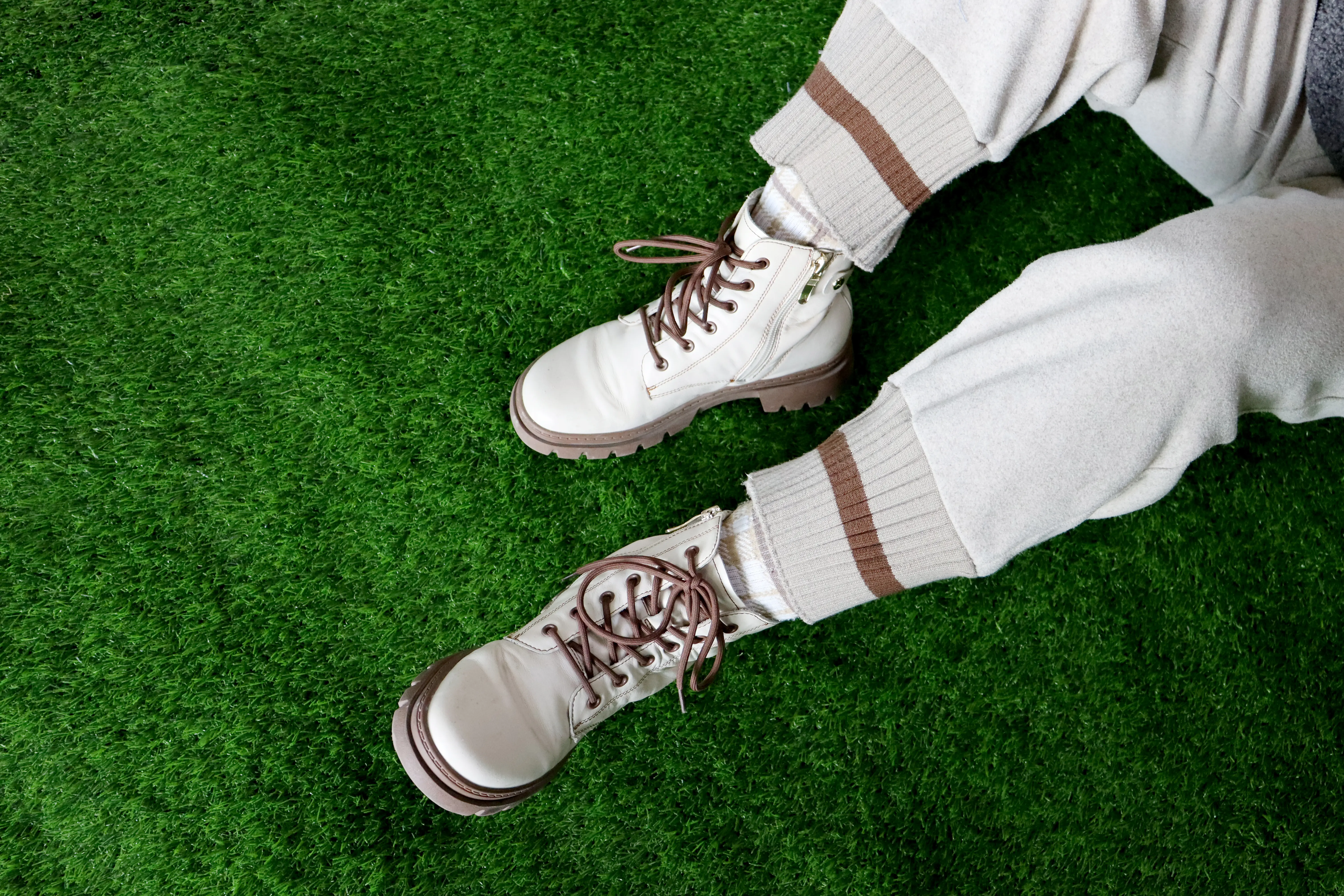 How to choose artificial lawn? How to maintain artificial lawn?